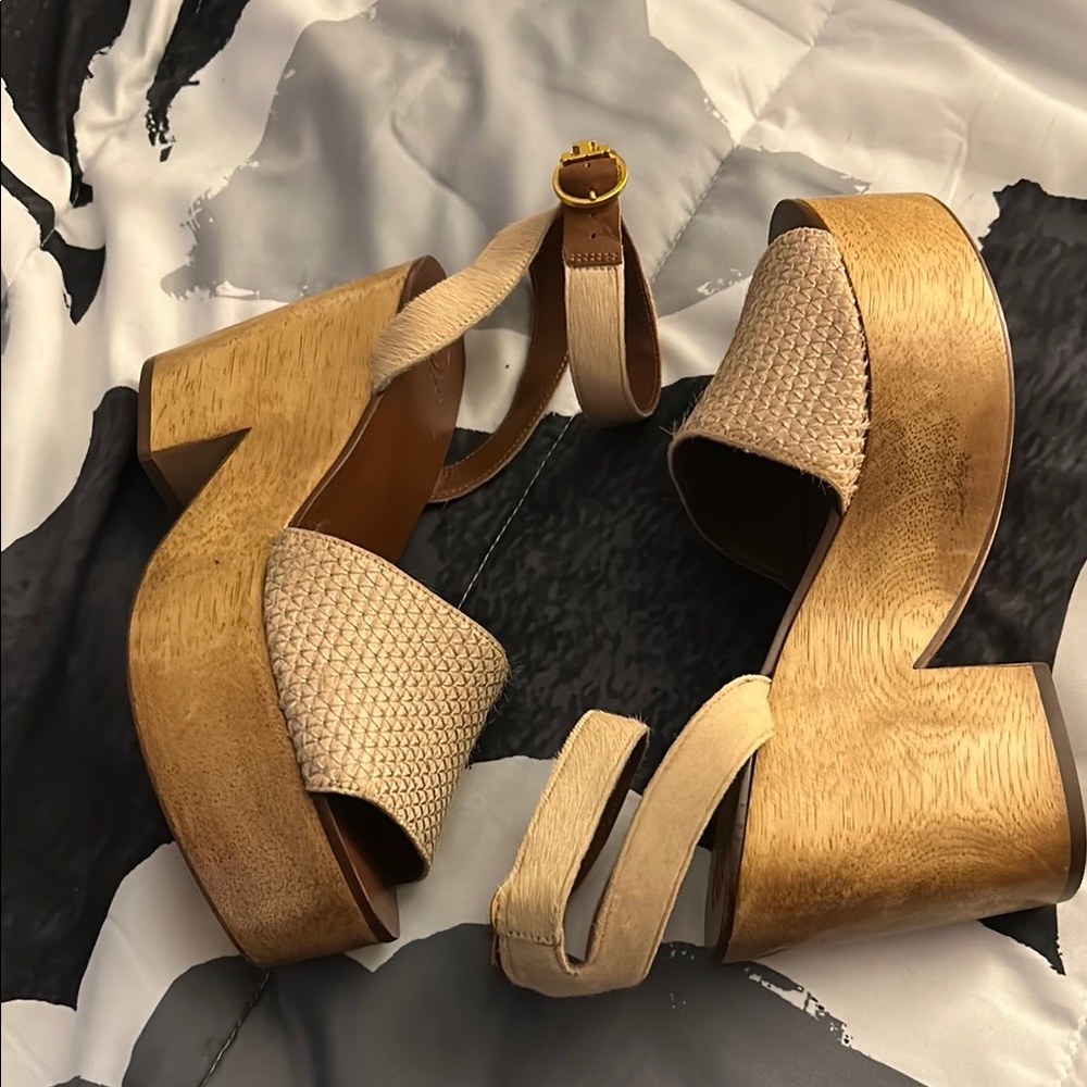 Women's Beige Tori Burch sandals